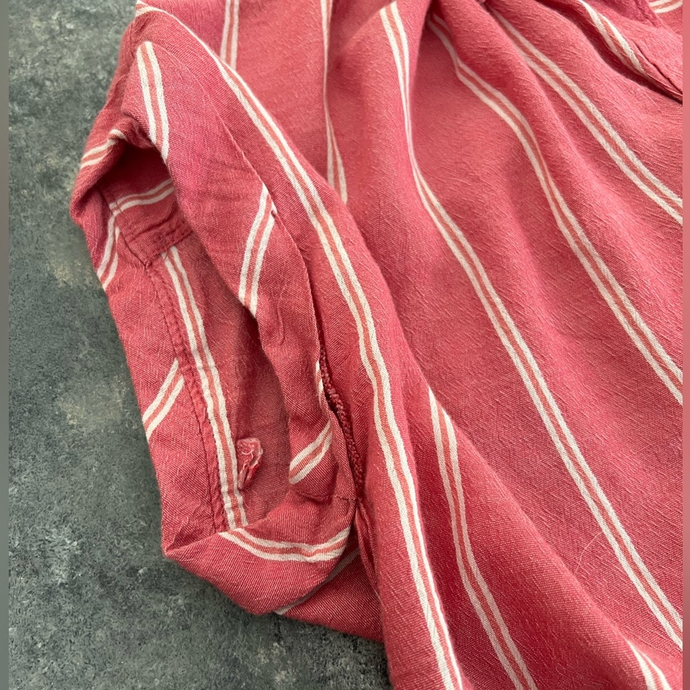 Adorable Abercrombie & Fitch Short Sleeve Button Up Tie Front Pink Striped Shirt - Picture 4 of 4